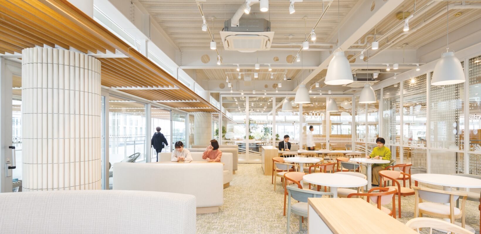 ランゲージラウンジ